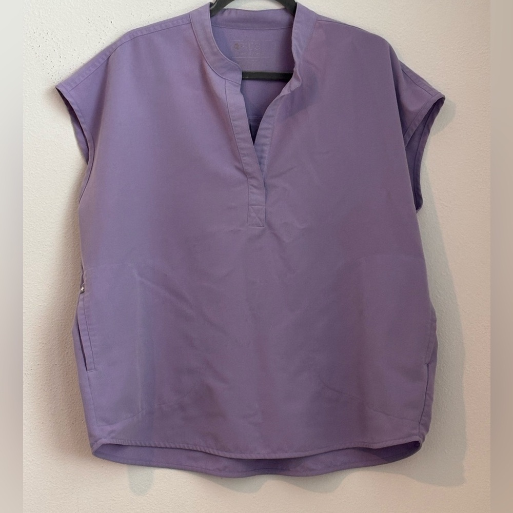 FIGS SCRUB SET Rafaela Scrub Top and Midrise Zamora Joggers